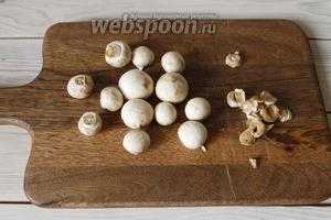 Молодой картофель запечённый в духовке с грибами и розмарином 