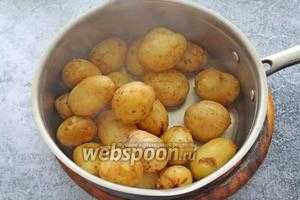 Котлеты с молодым картофелем запеченные в сметанном соусе 