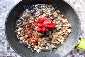 Фасоль с грибами в томатном соусе 
