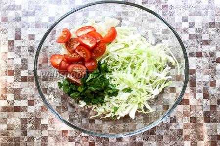 Салат с белокочанной капустой и тунцом 