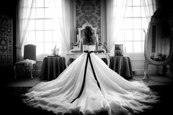 К чему снится черное свадебное платье: толкование сна