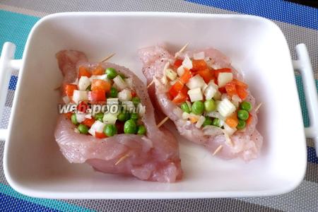 Куриные лодочки с сыром и овощами 