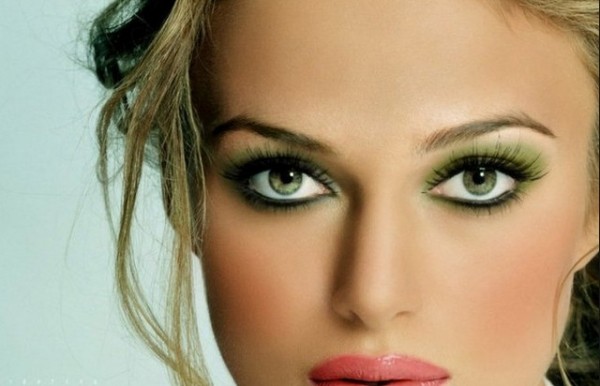 Учимся делать красивейший макияж для зеленых глаз