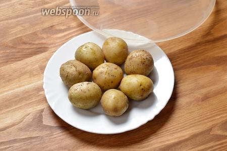 Картофель в мундире в микроволновке 
