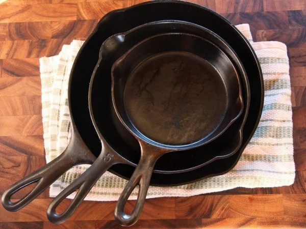 5 вариантов, как подготовить чугунную сковороду перед первым применением