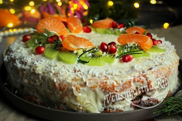 
			Бисквитно-фруктовый торт со сметанным кремом на Новый год		