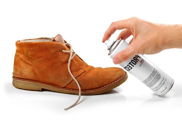 15 лучших средств и правила по чистке замшевой обуви