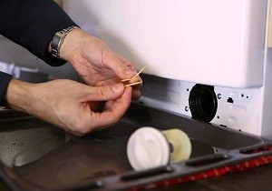 Где расположен фильтр в стиральной машине и как его почистить: поэтапная инструкция и правила ухода за деталью
