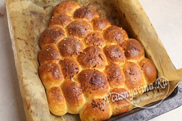 
			Новогодний закусочный хлеб с сырной начинкой в виде елочки		