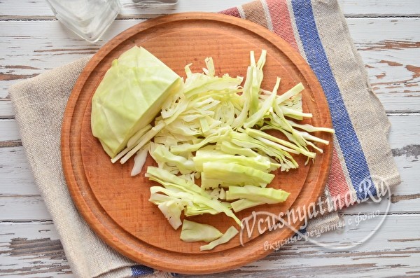 
			Солянка из капусты с сосиской в мультиварке – бюджетный рецепт		