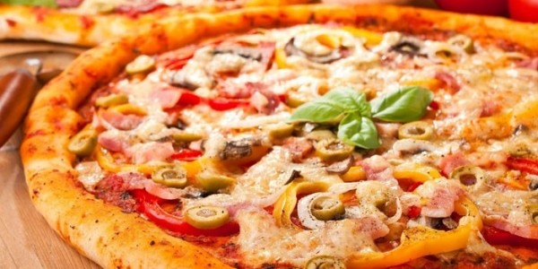 Пицца на кефире - пошаговые рецепты приготовления теста и начинки с фото