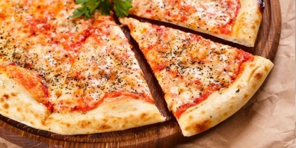 Пицца на кефире - пошаговые рецепты приготовления теста и начинки с фото