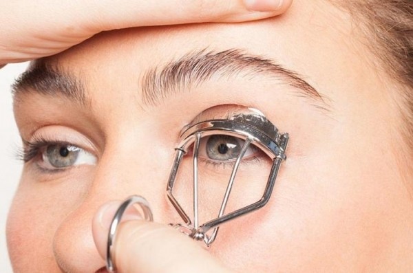 7 ошибок в макияже, которые делают глаза визуально меньше
