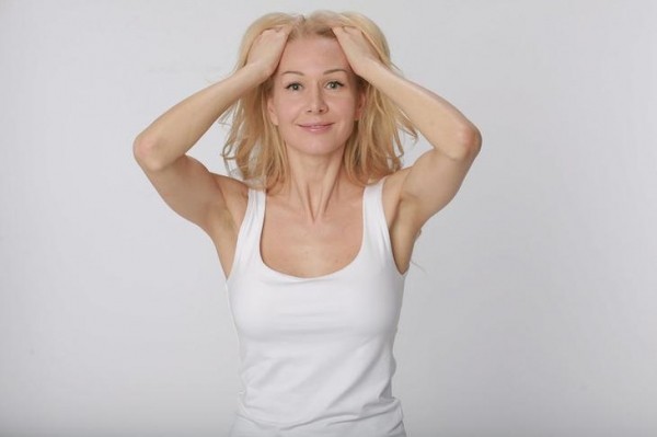 Не хуже ботокса: упражнения для лица, которые сделают вас моложе и красивее