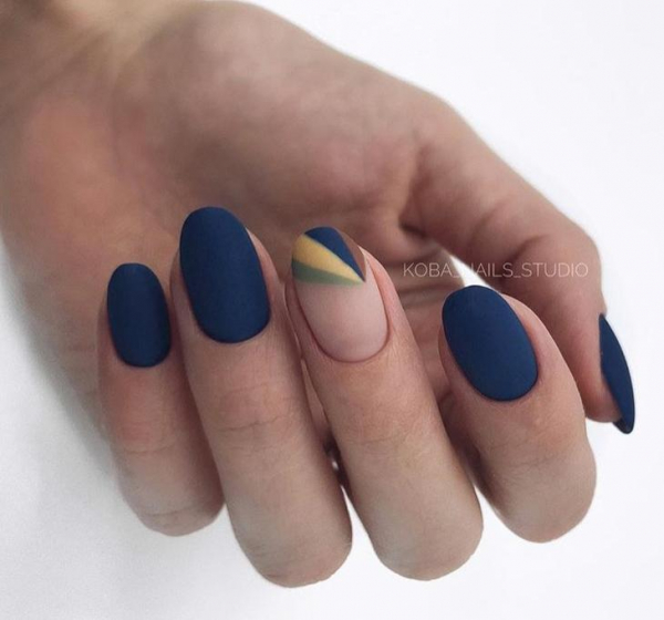 Лаконичный маникюр: 40 идей, которые прекрасно сочетаются с повседневными образами