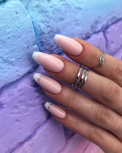 Лаконичный маникюр: 40 идей, которые прекрасно сочетаются с повседневными образами