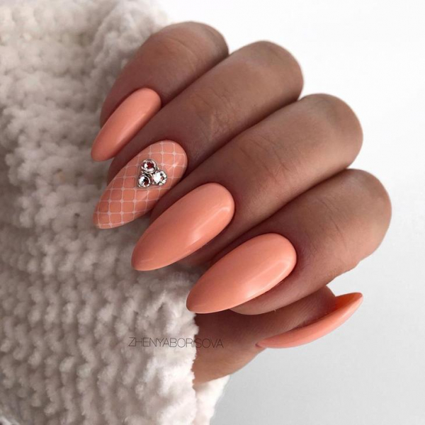 Лаконичный маникюр: 40 идей, которые прекрасно сочетаются с повседневными образами