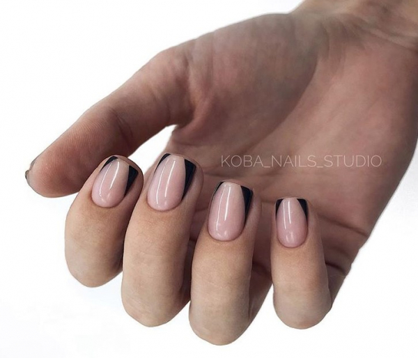 Лаконичный маникюр: 40 идей, которые прекрасно сочетаются с повседневными образами