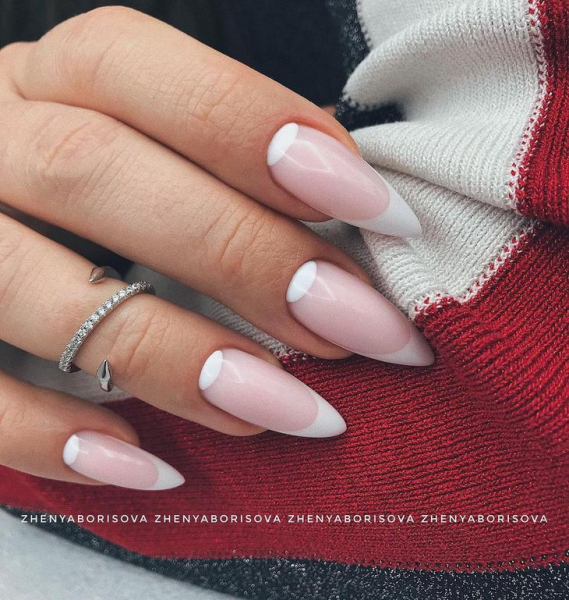 Лаконичный маникюр: 40 идей, которые прекрасно сочетаются с повседневными образами
