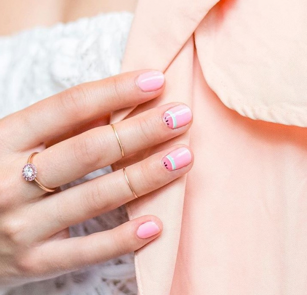 Лаконичный маникюр: 40 идей, которые прекрасно сочетаются с повседневными образами