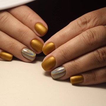 Красивый золотой маникюр: лучшие идеи дизайна ногтей