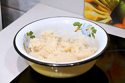 Мясной рулет с яйцом