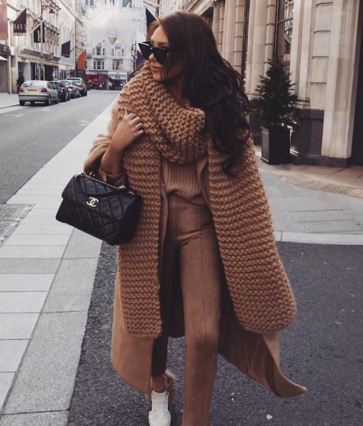 Коричневое пальто: 18 стильных луков, которые стоит взять на заметку
