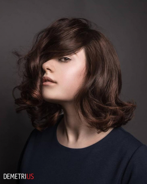 18 великолепных вариантов объемных укладок на средние волосы