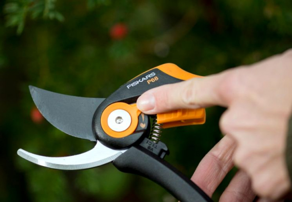 Садовый инвентарь Fiskars — тестируем инструменты для сада Фискарс: лопаты, тяпки и др.