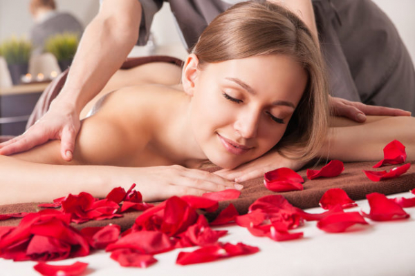 ​Как сделать эротический массаж своей женщине?