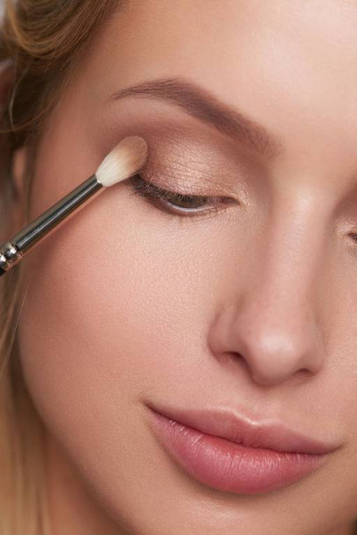 Свежий и бодрый взгляд: как добиться такого эффекта с помощью макияжа?