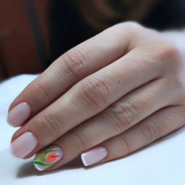 Цветы на ногтях: дизайн маникюра 2021-2022, фото-идеи