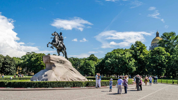 Памятник Медный всадник в Санкт-Петербурге