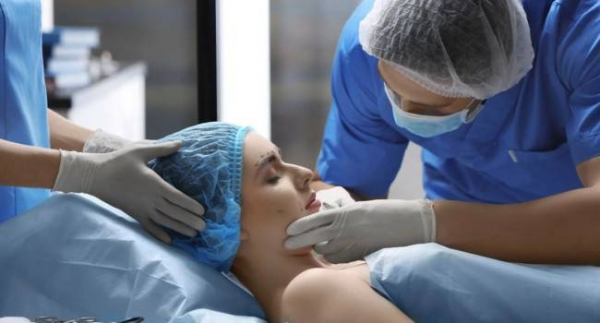 Плюсы и минусы косметической хирургии