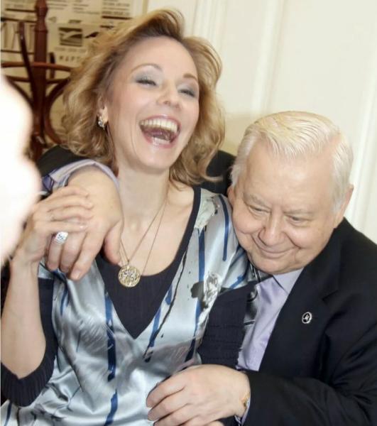 
                Марина Зудина поделилась архивными снимками с Олегом Табаковым            