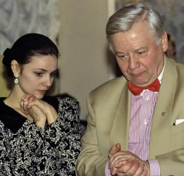 
                Марина Зудина поделилась архивными снимками с Олегом Табаковым            